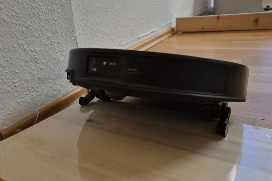 Roborock Saros 20 klettert per Chassis Lift Technologie